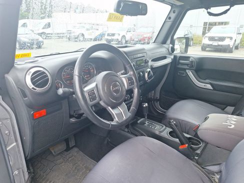 Used 2017 Jeep Wrangler Unlimited Rubicon AWD/4WD image 10