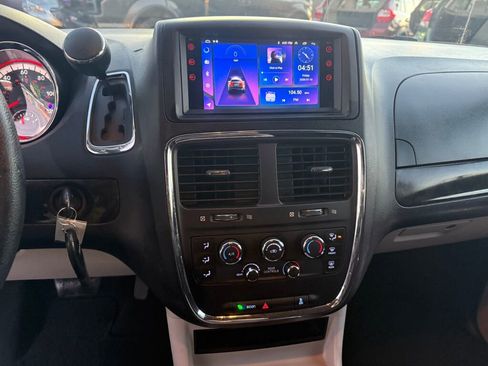 Used 2016 Dodge Grand Caravan SXT image 13