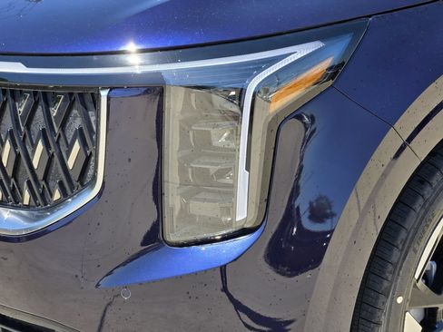New 2026 Kia Carnival EX FWD image 7