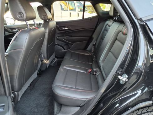 Used 2024 Chevrolet Trax RS w/ Sunroof Package FWD image 24
