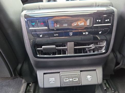Used 2023 Acura MDX SH-AWD w/ Advance Package image 16
