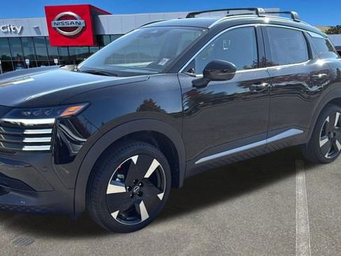 New 2026 Nissan Kicks SR w/ Cold Weather Package image 7