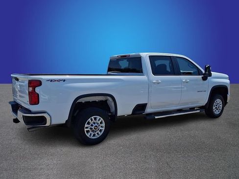 Used 2025 Chevrolet Silverado 2500 LT w/ Convenience Package AWD/4WD image 4