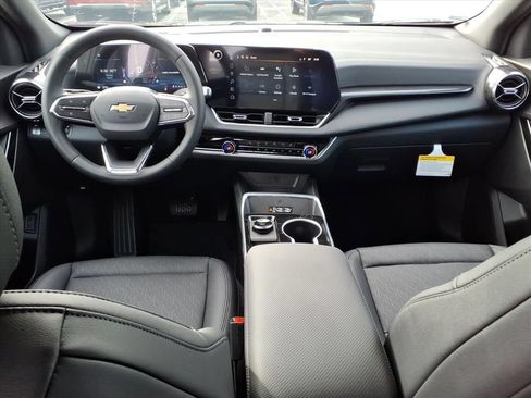 New 2026 Chevrolet Equinox LT w/ Convenience Package II FWD image 19
