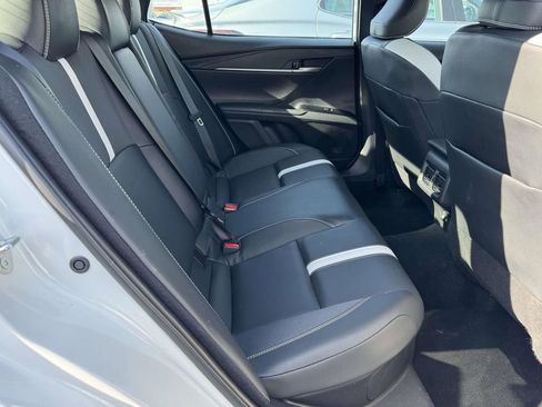 Used 2025 Toyota Camry SE image 14