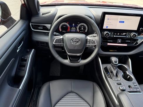 Used 2026 Toyota Highlander XSE AWD/4WD image 22