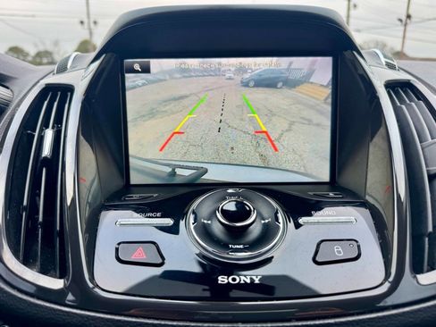 Used 2015 Ford C-MAX SEL w/ Equipment Group 302A image 18