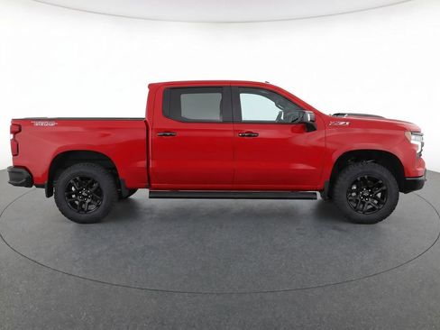 Used 2025 Chevrolet Silverado 1500 LT Trail Boss w/ LT Trail Boss Premium Package AWD/4WD image 8