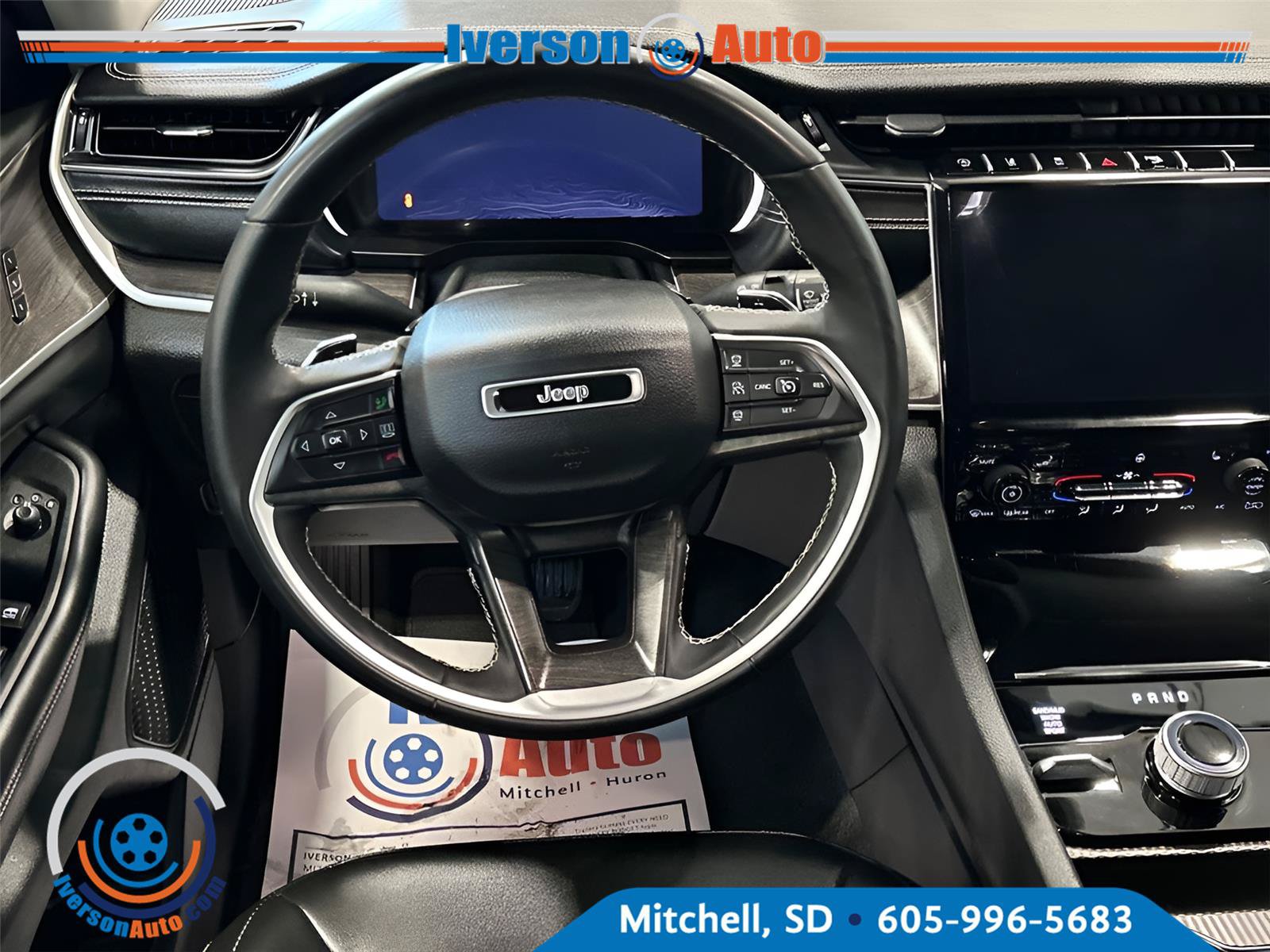 Used 2024 Jeep Grand Cherokee Limited AWD/4WD image 32