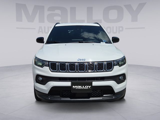 Used 2024 Jeep Compass Latitude AWD/4WD image 8
