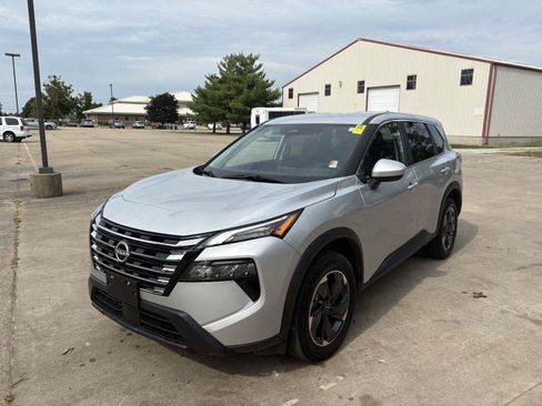 Used 2025 Nissan Rogue SV FWD image 20