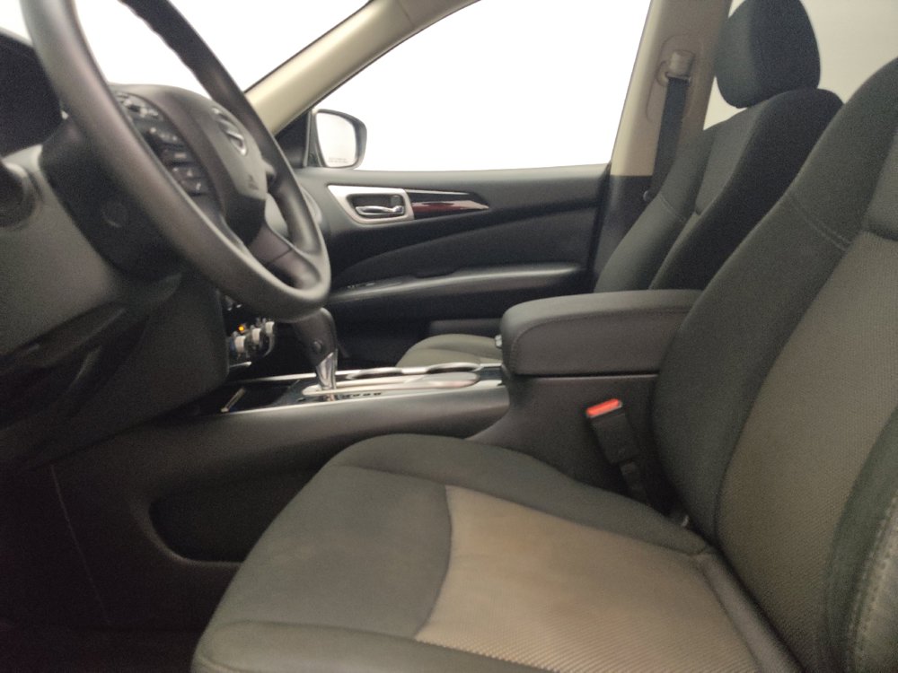 Used 2020 Nissan Pathfinder S FWD image 17