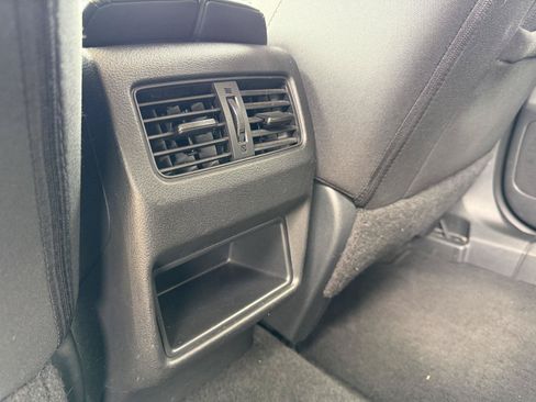 Used 2024 Nissan Rogue S FWD image 22