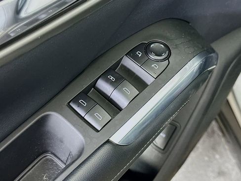 Used 2025 Chevrolet Traverse LT image 20