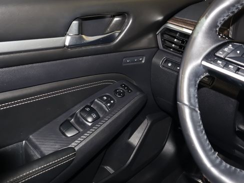 Used 2019 Nissan Altima 2.0 Edition One image 32