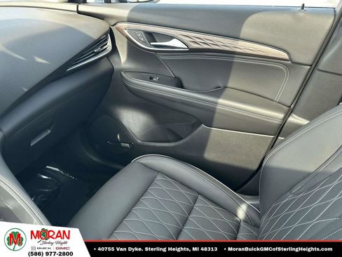Used 2023 Buick Envision Avenir AWD/4WD image 33