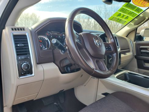 Used 2018 RAM 3500 SLT w/ Luxury Group image 8
