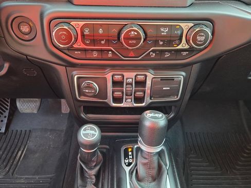 Used 2018 Jeep Wrangler Unlimited Sport S AWD/4WD image 19
