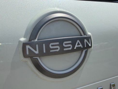 Certified 2023 Nissan Rogue SV FWD image 9