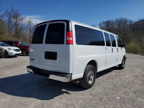 Used 2018 Chevrolet Express 2500 Work Van w/ Driver Convenience Package image 4