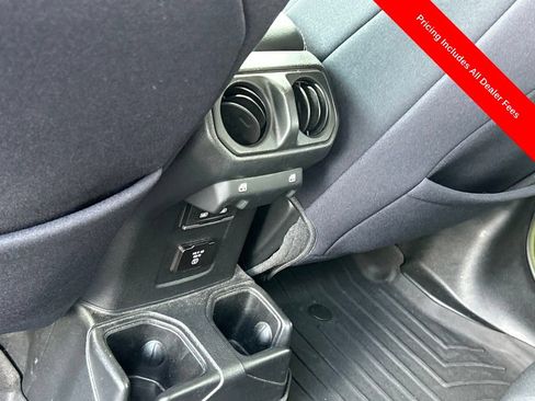 Used 2021 Jeep Wrangler Unlimited Sahara AWD/4WD image 14