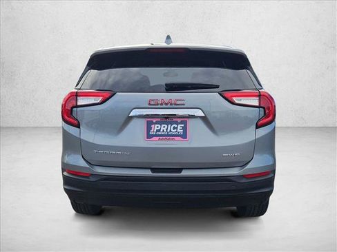 Used 2024 GMC Terrain SLE image 7