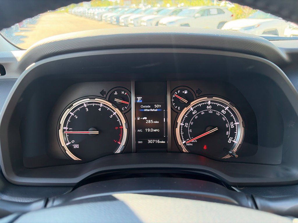 Used 2024 Toyota 4Runner TRD Off-Road Premium w/ Moonroof Package AWD/4WD image 29