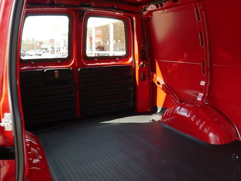 New 2026 Chevrolet Express 3500 RWD image 19
