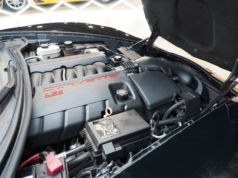 Used 2011 Chevrolet Corvette Grand Sport w/ Preferred Equipment Group RWD image 29