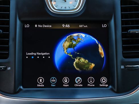 Used 2018 Chrysler 300 Touring w/ Sport Appearance Package image 15