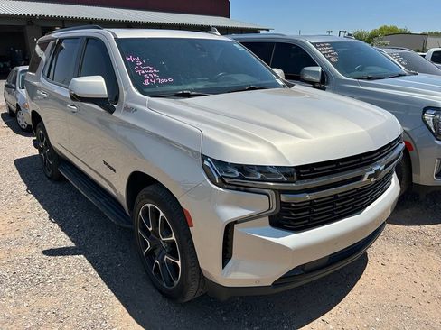 Used 2021 Chevrolet Tahoe RST w/ Luxury Package RWD image 2