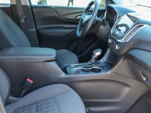 Used 2024 Chevrolet Equinox LT FWD image 12