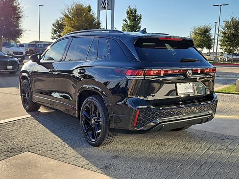 New 2026 Volkswagen Tiguan SE R-Line image 2