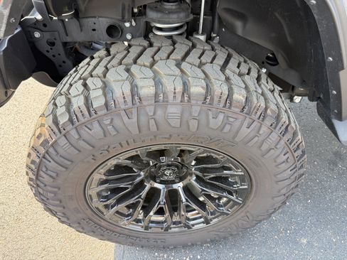 Used 2025 Jeep Wrangler Unlimited Sahara AWD/4WD image 39