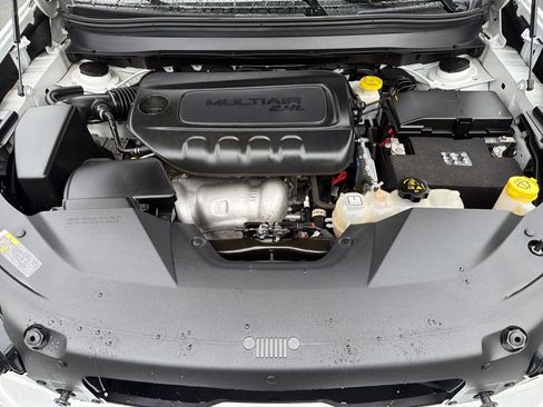 Certified 2020 Jeep Cherokee Latitude Plus w/ Cold Weather Group image 23