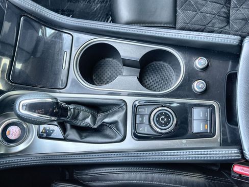 Used 2017 Nissan Maxima SR w/ Midnight Edition image 22