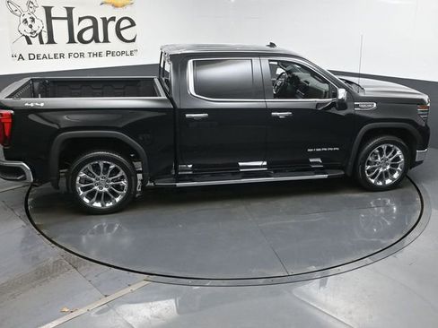 Used 2024 GMC Sierra 1500 SLT w/ SLT Premium Plus Package image 38