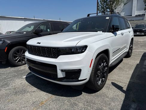 Used 2023 Jeep Grand Cherokee L Summit AWD/4WD image 3