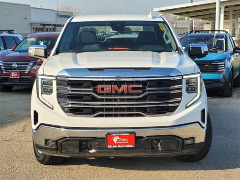 Used 2024 GMC Sierra 1500 SLT image 3