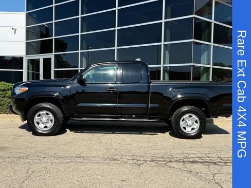 Used 2022 Toyota Tacoma SR AWD/4WD image 6