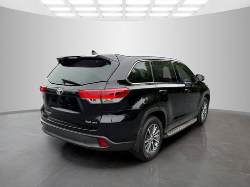 Used 2019 Toyota Highlander XLE AWD/4WD image 7