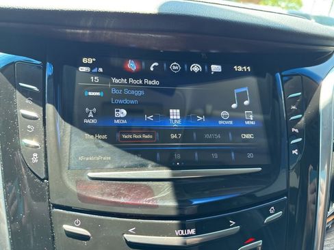Used 2019 Cadillac Escalade Premium Luxury AWD/4WD image 36