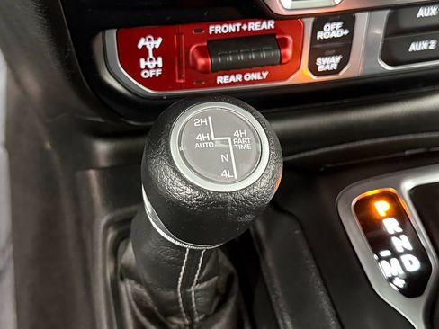 Used 2024 Jeep Wrangler Unlimited Rubicon 4xe w/ Capability Package AWD/4WD image 32