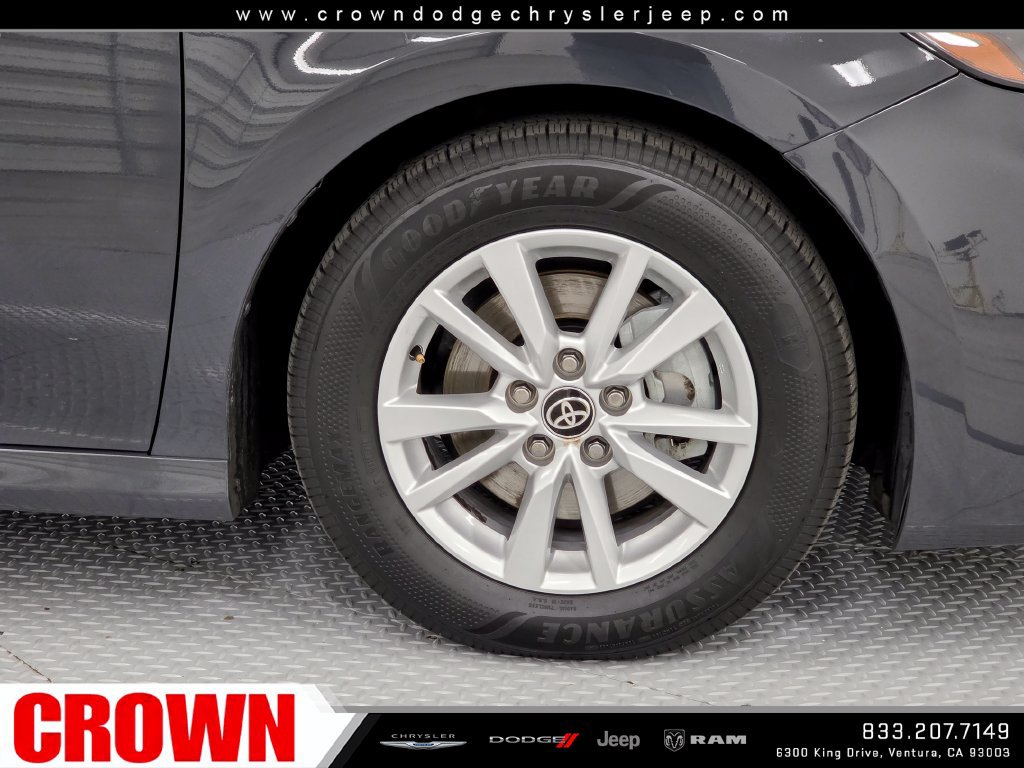 Used 2025 Toyota Camry LE FWD image 9
