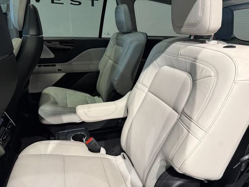 Used 2025 Lincoln Aviator Reserve w/ Equipment Group 201A AWD/4WD image 40
