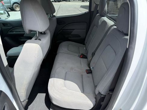 Used 2022 Chevrolet Colorado W/T RWD image 15