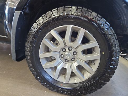 Used 2011 Nissan Frontier SL image 20