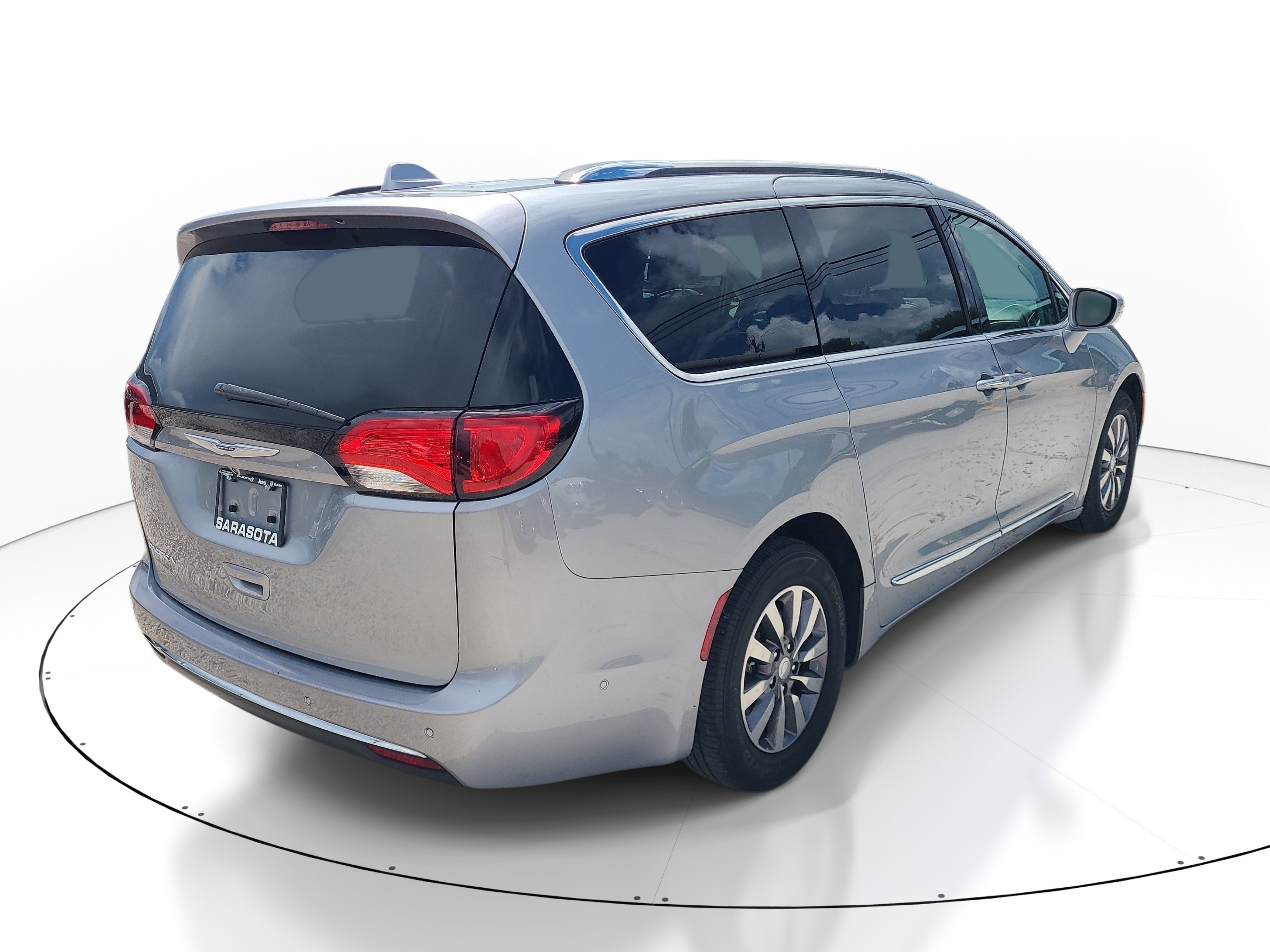 Used 2019 Chrysler Pacifica Touring-L Plus w/ Advanced Safetytec Group FWD image 6