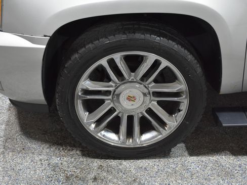 Used 2011 Cadillac Escalade ESV Premium image 15