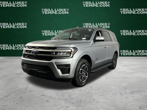 Used 2024 Ford Expedition XLT image 4